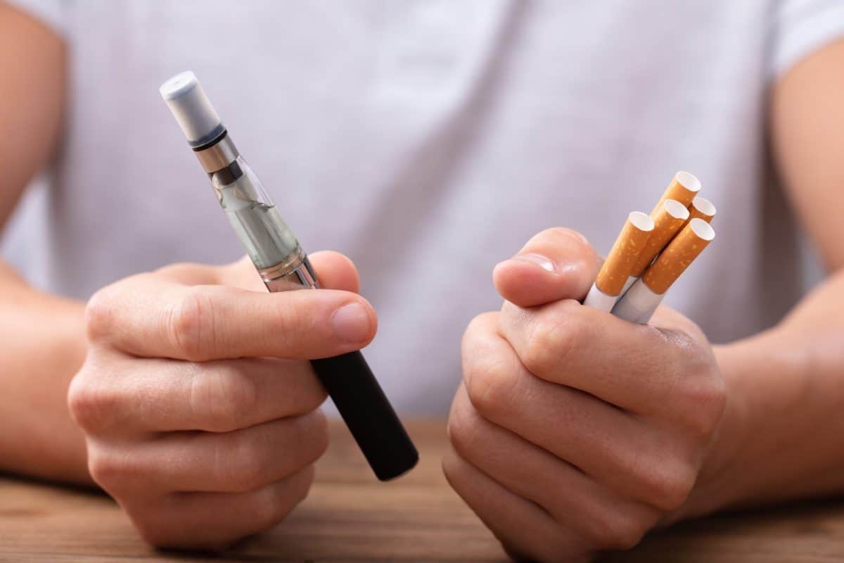 Comparaison des effets de la cigarette électronique et de la cigarette traditionnelle