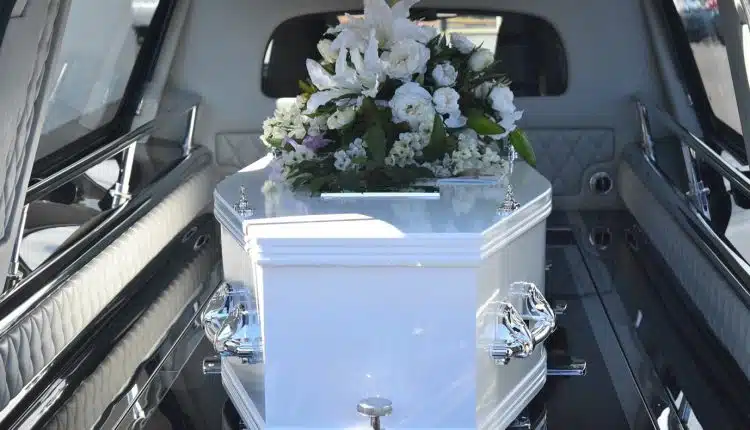 Comment obtenir rapidement un devis d'obsèques ?